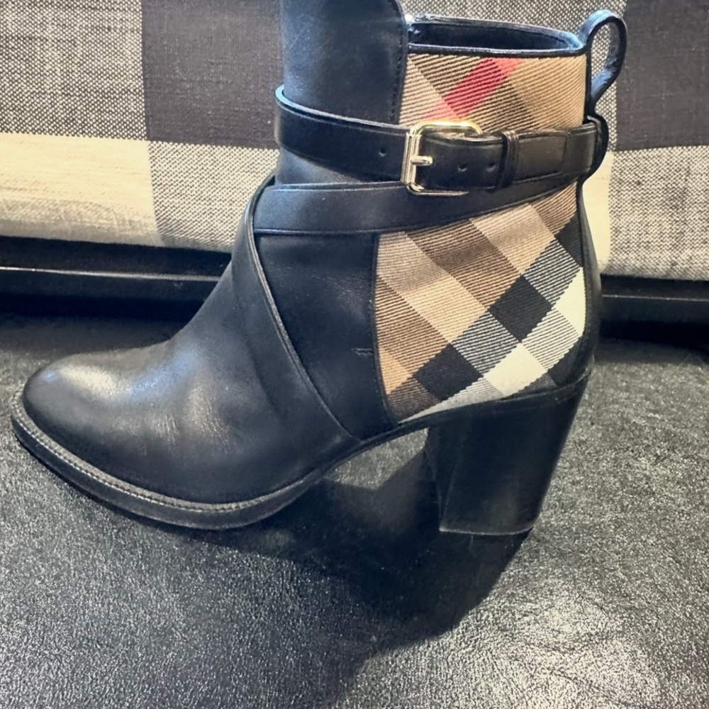 Burberry Black and Tan Plaid Ankle Boots LIKE NEW